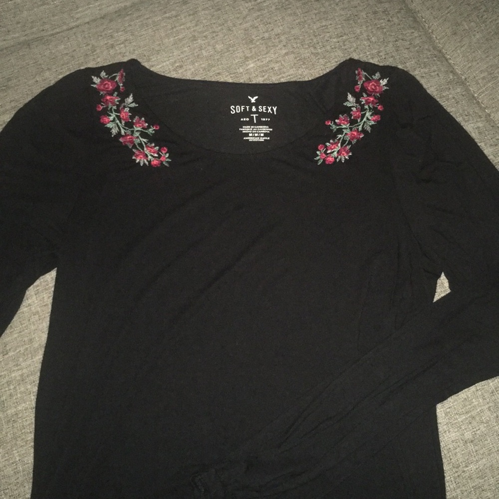AEO Black long sleeved tee with floral design.